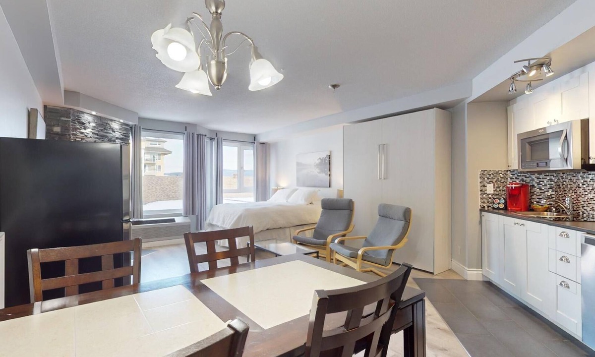 Beaupre Condo | 1-313 : Superior Studio - sleeps 4.