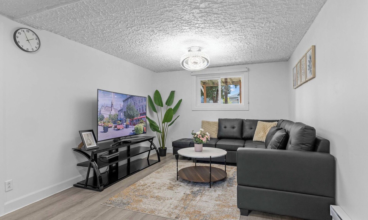 Anjou House | 1 Bedroom Apartment-Near Metro Station