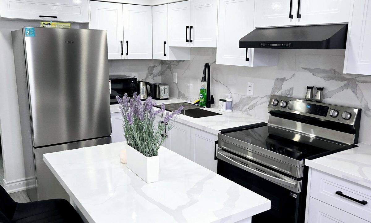 Agincourt North Apartment | 1-bedroom basement apartment near Toronto - free wifi and 1 free parking