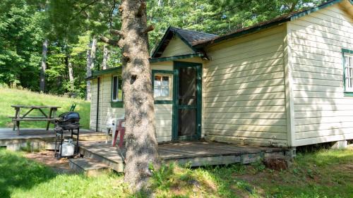 Gravenhurst House | 1-Bedroom Cottage #1 - White Pine