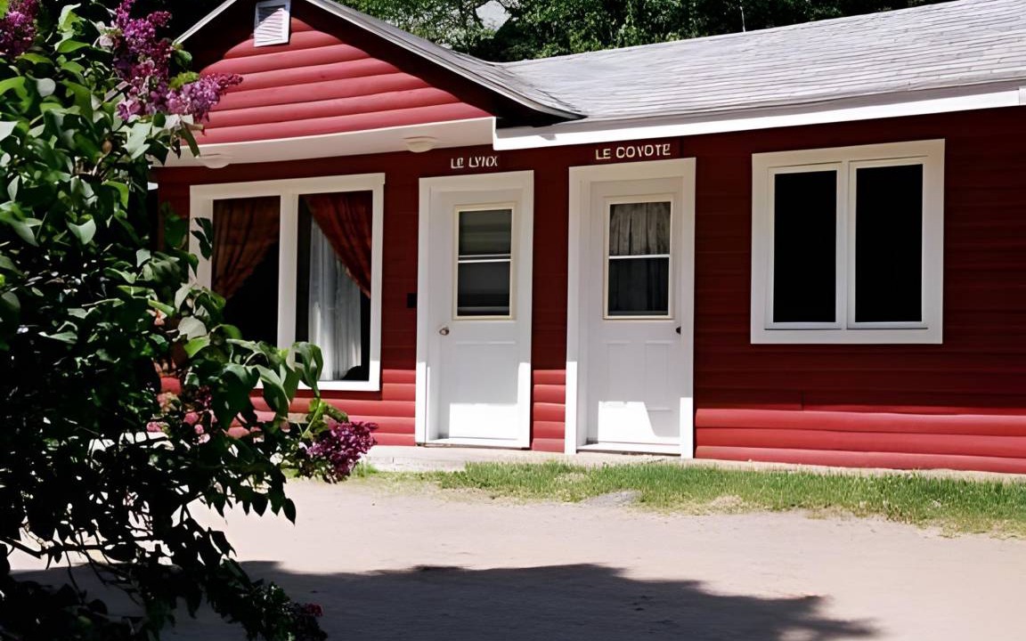 Saint-Michel-des-Saints House | 166 m² Motel ∙ 5 bedrooms ∙ 10 guests