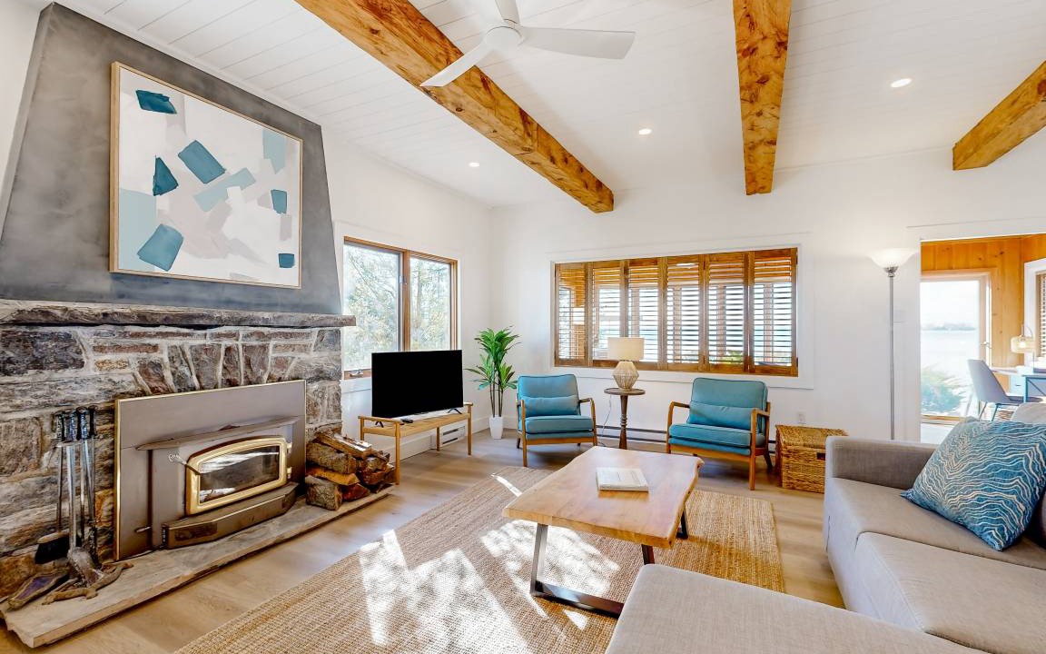 Innisfil Cottage | 167 m² Cabin ∙ 2 bedrooms ∙ 8 guests