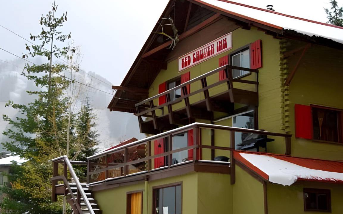Rossland House | 17 m² Motel ∙ 6 bedrooms ∙ 12 guests