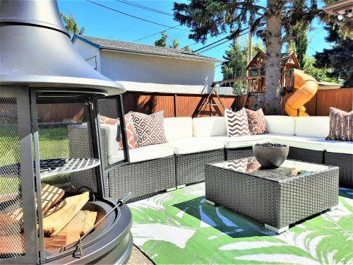Southwest Calgary House | 186 m² House ∙ 4 bedrooms ∙ 10 guests