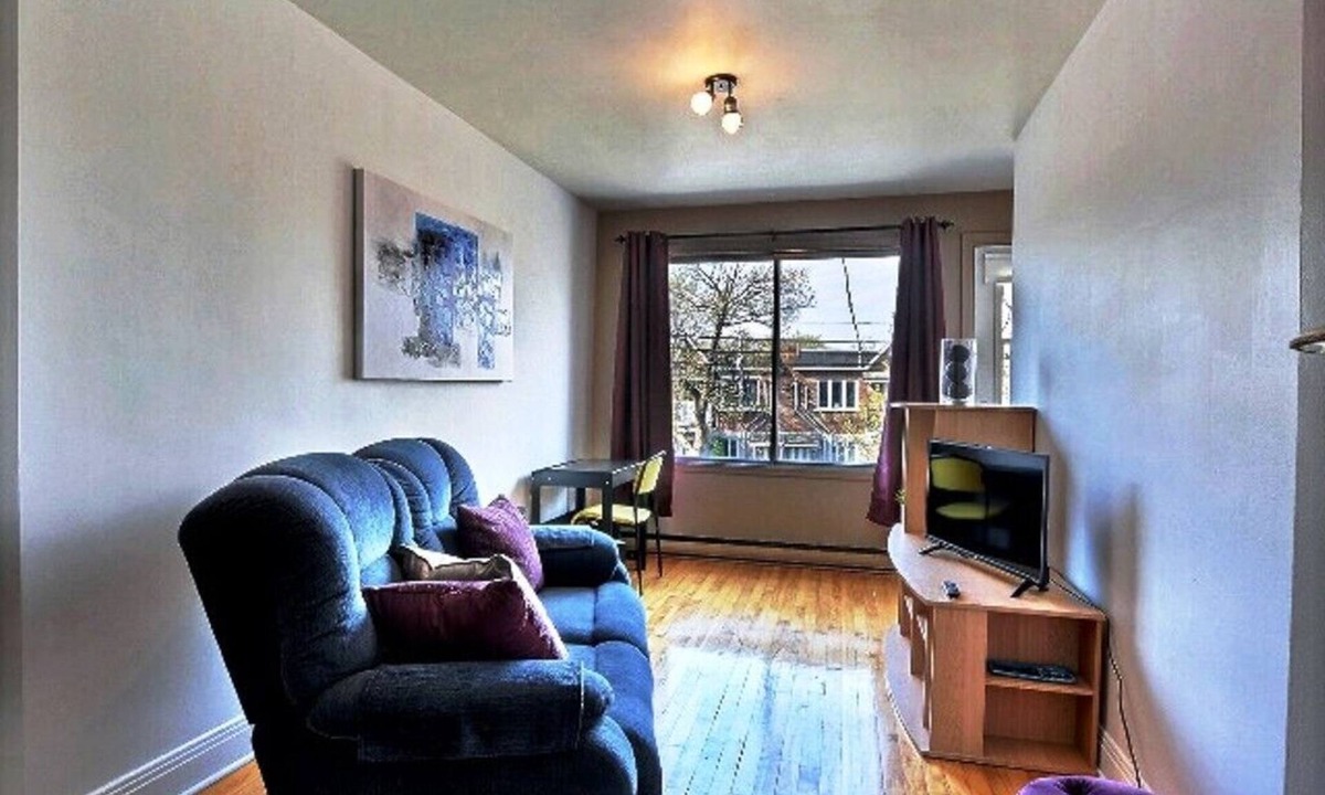 La Petite-Patrie Apartment | #199 Cozy Furnished Apt in Rosemont