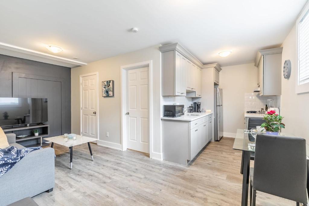 Central Hamilton Apartment | 1BR Boutique Apt - within DT Hamilton