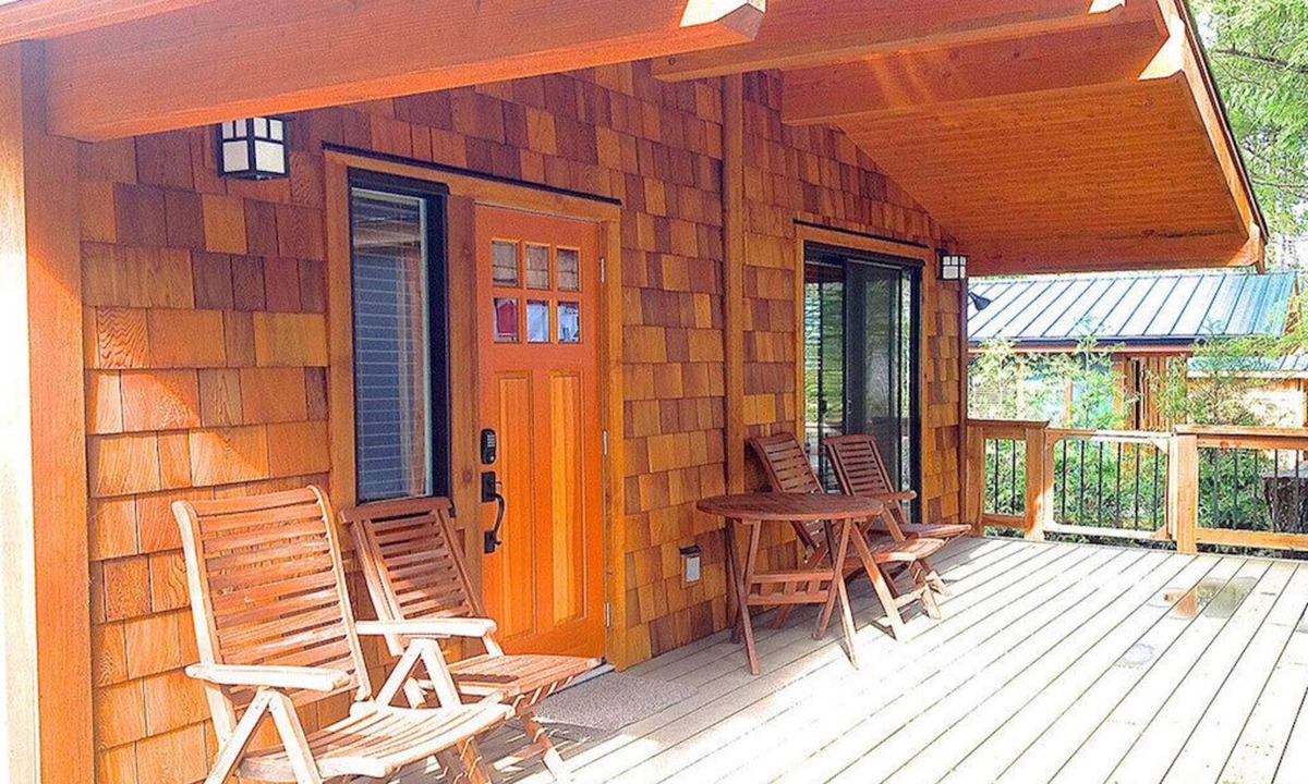 Port Renfrew Cottage | 1BR - Garden View - Pet Friendly