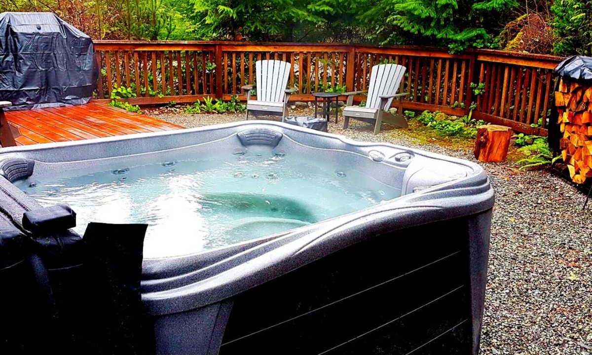 Port Renfrew Cottage | 1BR, Garden View, Pet Friendly, Hot Tub, Sleeps 4