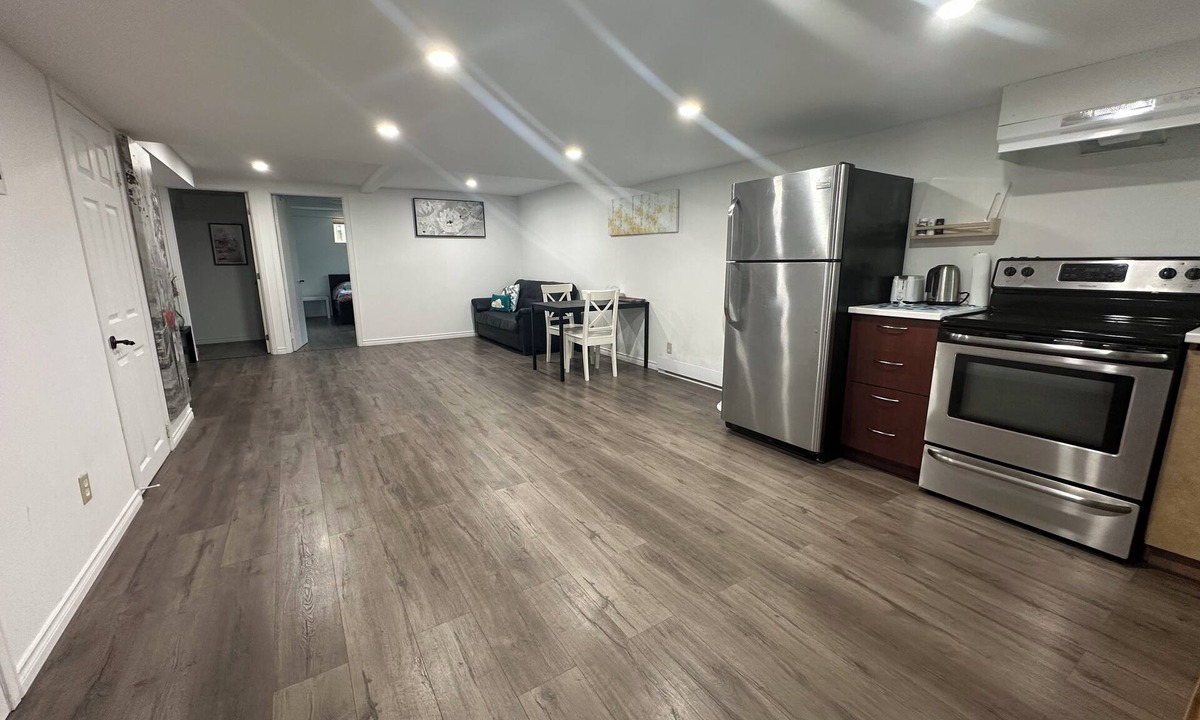 Brossard Apartment | 2.5 bedrooms, Quiet and convenient area, 15min to downtown