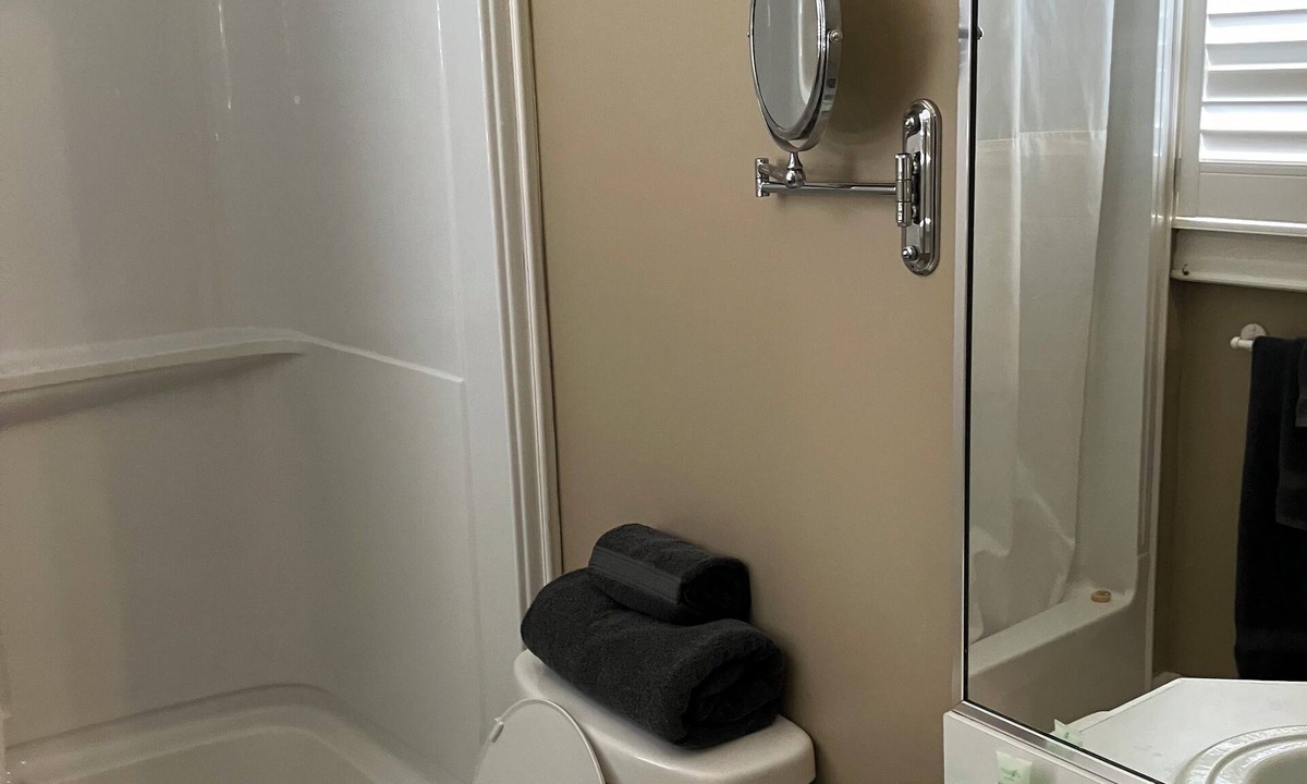 Camlachie Bed & Breakfast | 2 Bed Suite @ Sawmill Creek Resort