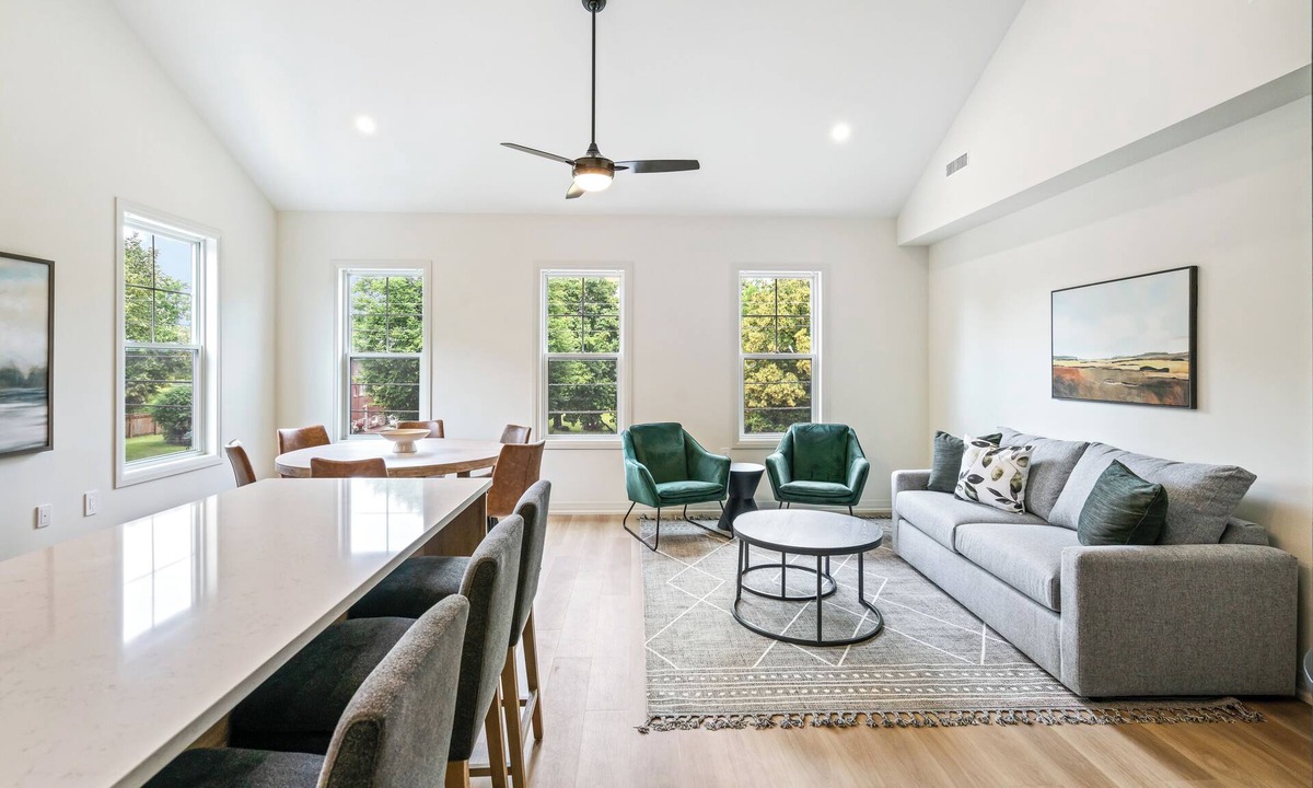 St. Davids Apartment | 2 Bedroom Brand New Luxe Niagara Apt for up to 4 ppl