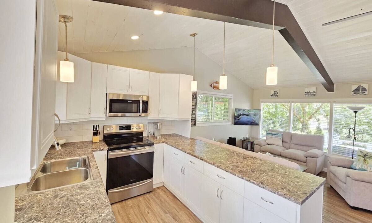 Seba Beach House | 2 Bedroom Cabin Steps from the Beach