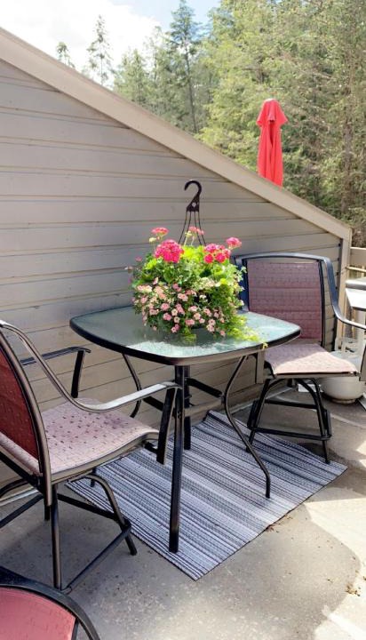 East Kootenay Ski Chalet | 2 Bedroom Chalet for 6