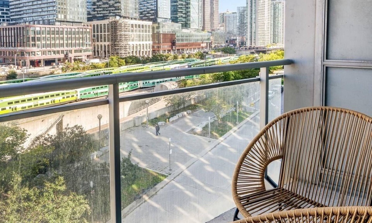 Wellington Place Condo | 2-bedroom condo in fabulous Toronto with WiFi, Parking and office area