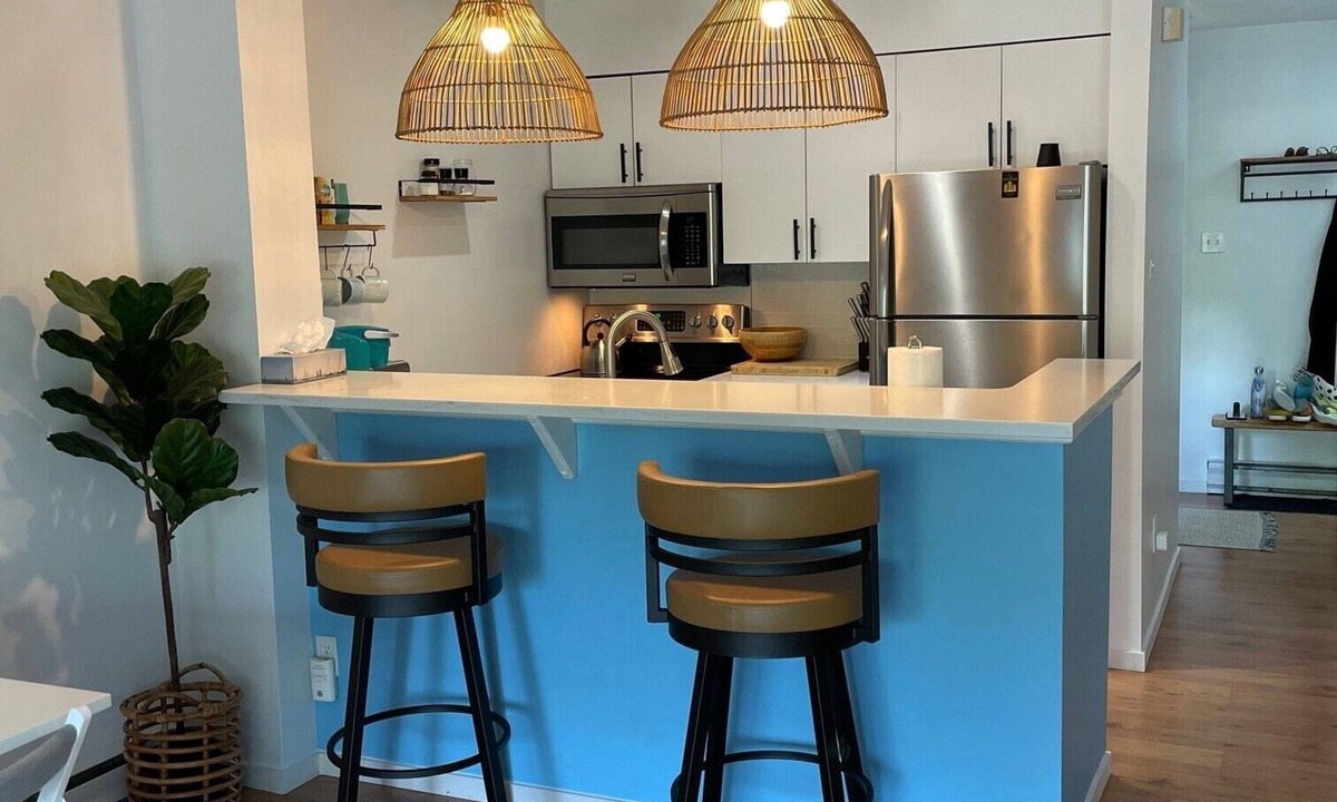 Collingwood Condo | 2 bedroom Condo located at Collingwood's prestigious Lighthouse Point