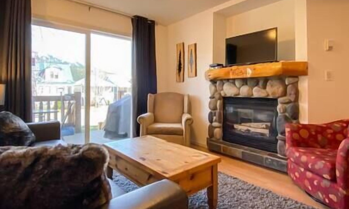 Fernie House | 2 Story Townhouse/Main Floor Deck/Loft