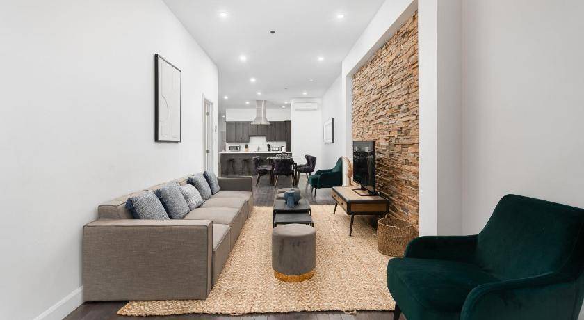Old Montreal Apartment | 2000 m² Apartment ∙ 4 bedrooms ∙ 10 guests