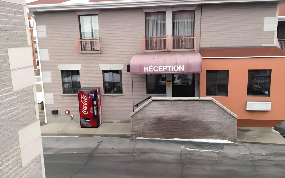 Brossard Hotel | 23 m² Motel ∙ 10 guests