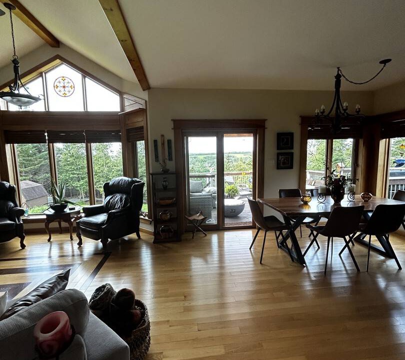 Conception Bay South House | 260 m² House ∙ 3 bedrooms ∙ 3 guests