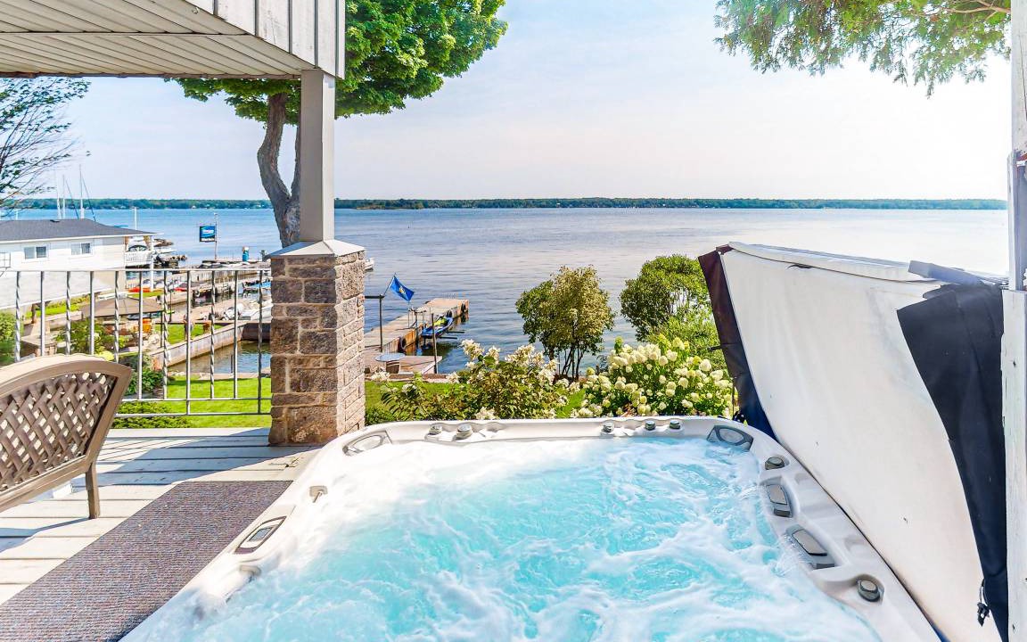Brockville House | 279 m² House ∙ 4 bedrooms ∙ 12 guests