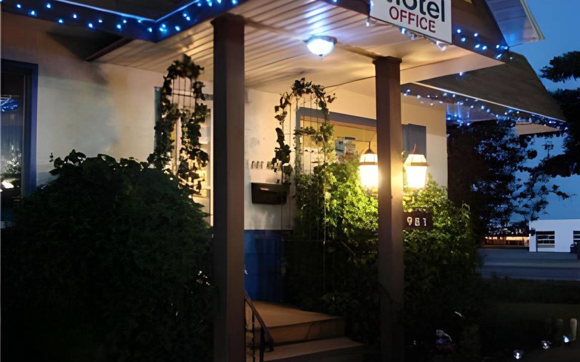 Pincher Creek Hotel | 28 m² Motel ∙ 6 guests