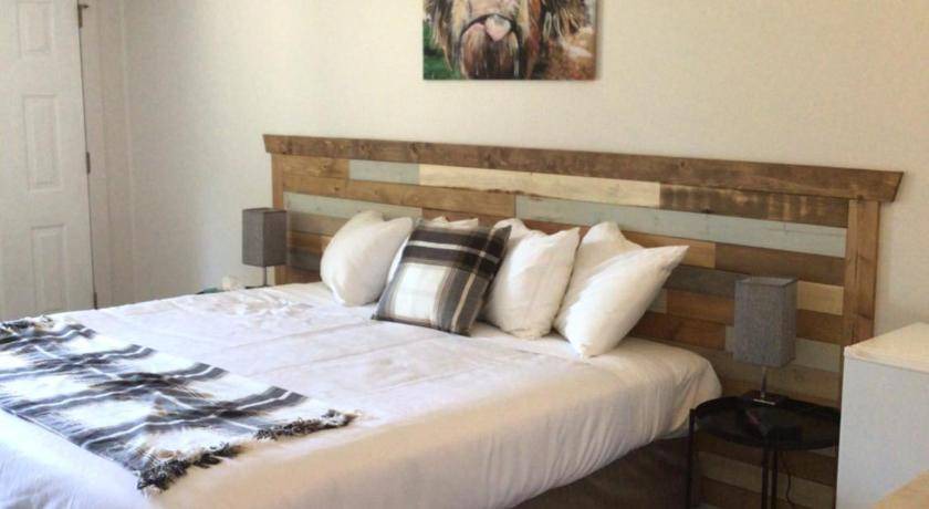 Christina Lake Hotel | 28 m² Motel ∙ 4 guests
