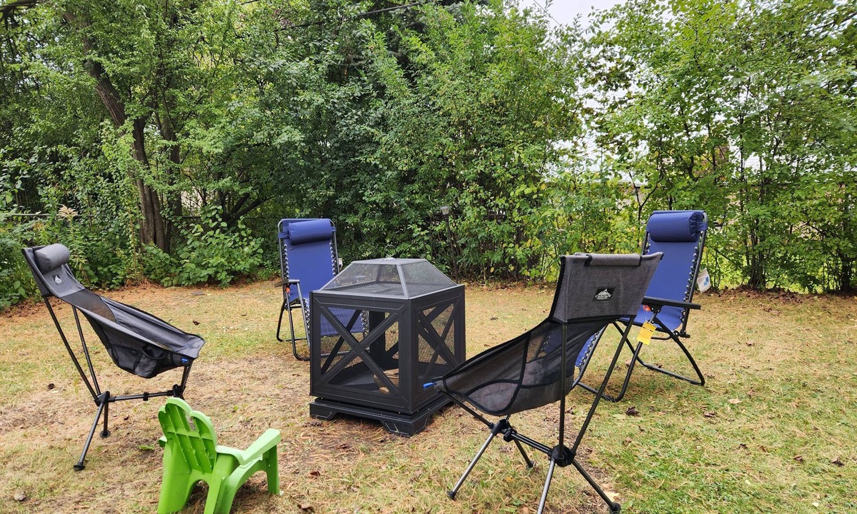 Newtonbrook House | 2BR+2Bath! 2queen beds! Luxurious Large Private Quiet Free Parking & Ultra Clean