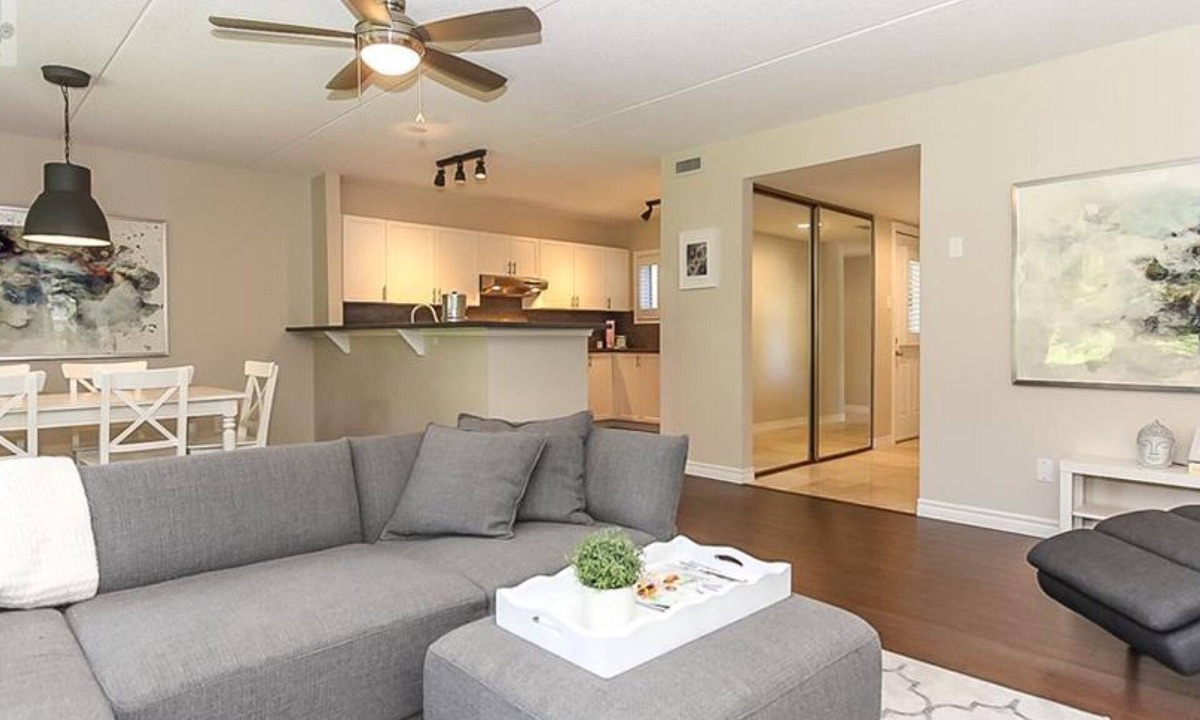 Collingwood Ski Chalet | 3 Bed, Attached Garage, Main fl. Lighthouse Point. 10 min to ski. 2 min to lake!