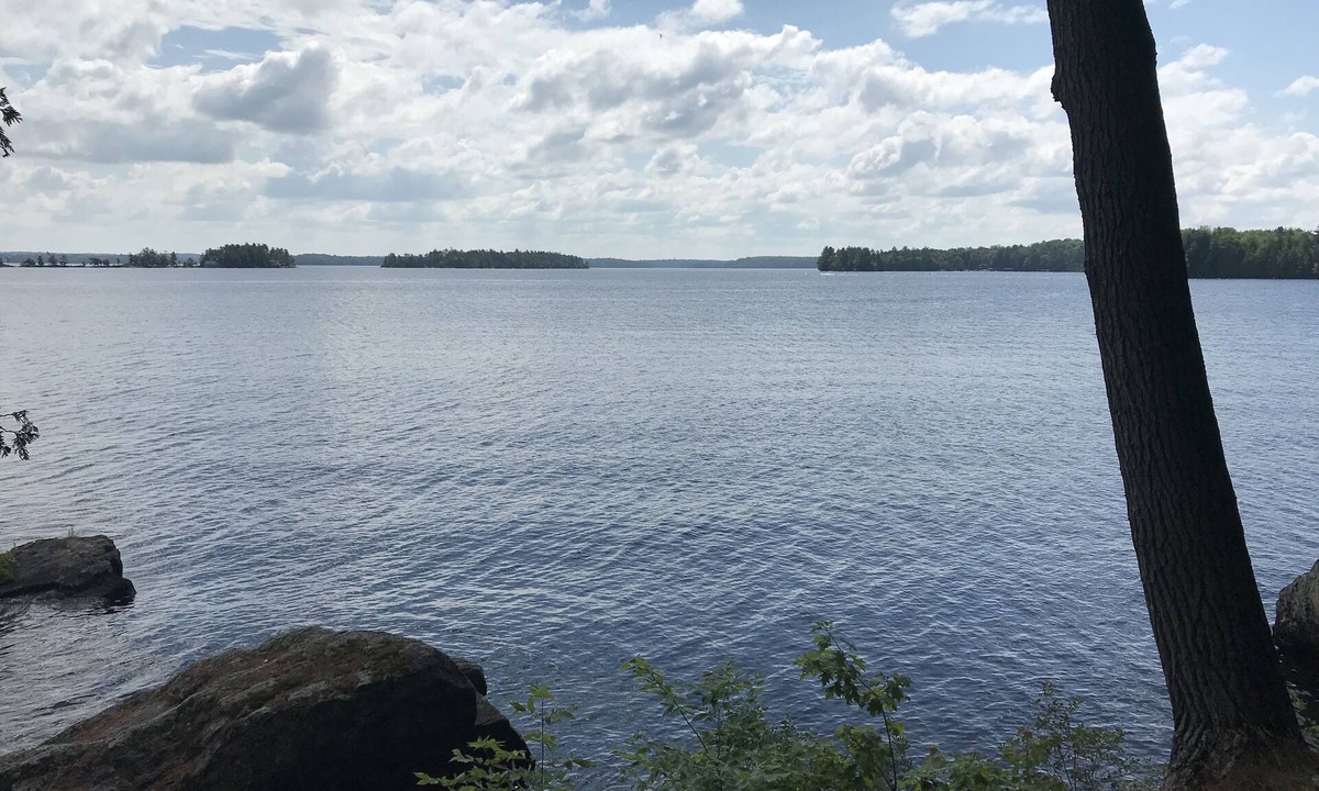 Muskoka Lakes Cottage | 3 bedroom waterfront cottage in the heart of Lake Muskoka