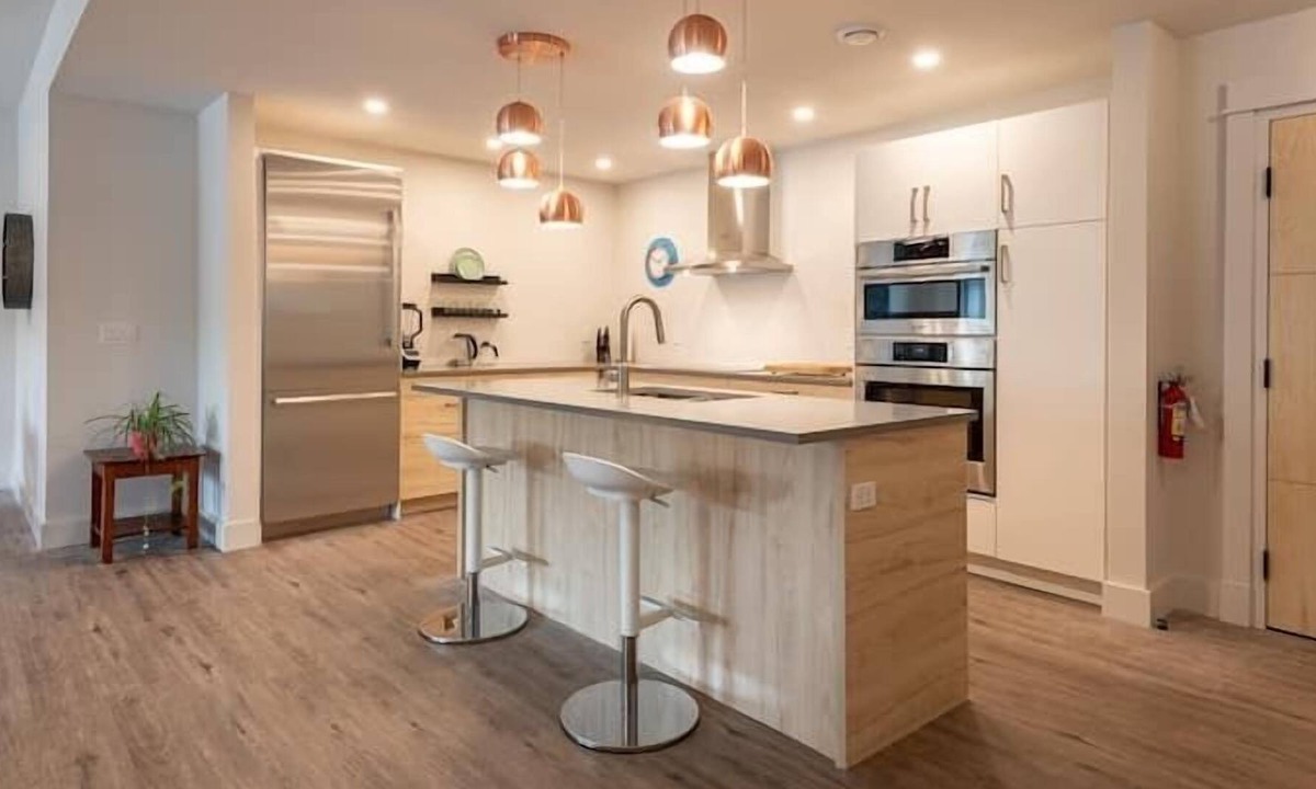 Wolfville House | 303 - Wolfville Luxury Apartment with 2 King Beds