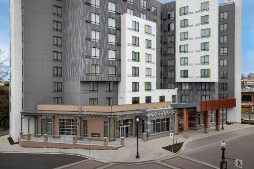 Regional District of Nanaimo Hotel | 33 m² Hotel ∙ 127 guests