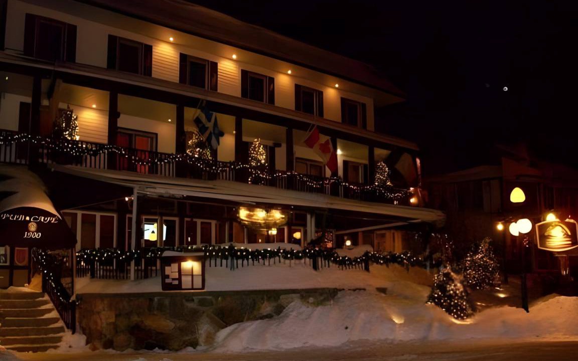 Mont-Tremblant Village Hotel | 33 m² Hotel ∙ 10 guests