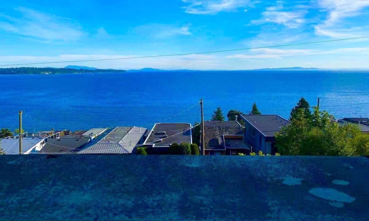 White Rock House | 4 bedroom Panoramic Ocean View House