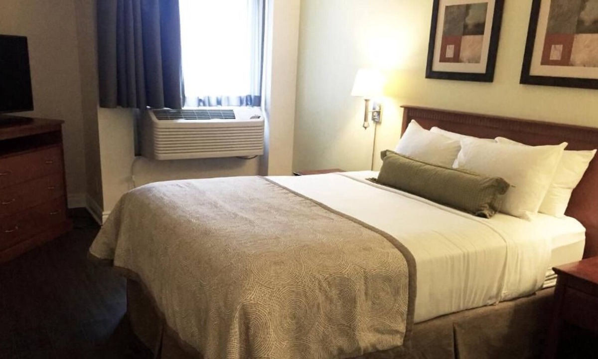 Quartier des Spectacles House | 4 x One Queen Room with Balcony at Hotel Saint-Laurent Montreal