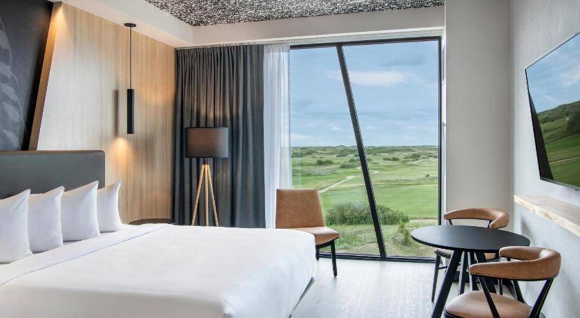 West Central Saskatchewan Hotel | 42 m² Hotel ∙ 10 guests