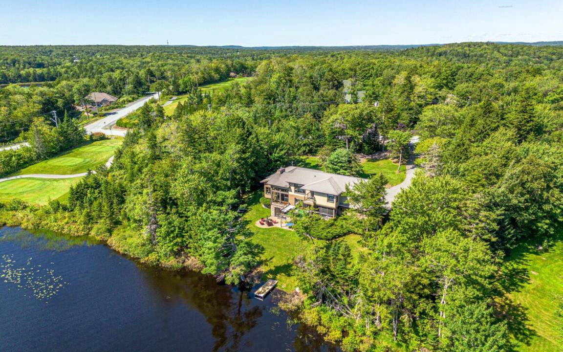Hammonds Plains House | 430 m² House ∙ 5 bedrooms ∙ 12 guests