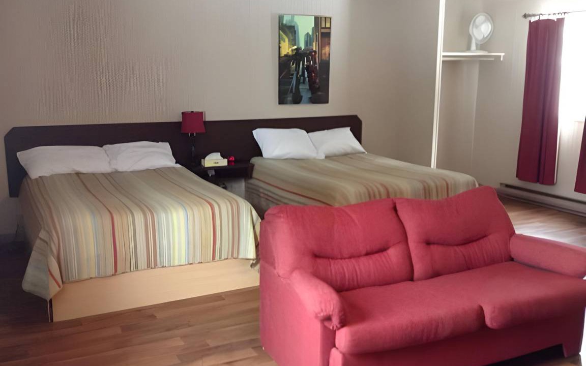 Thetford Mines Hotel | 46 m² Motel ∙ 2 bedrooms ∙ 6 guests