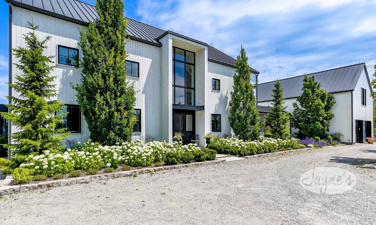 The Blue Mountains House | 5 Min to Georgian Peaks! Breathtaking 5bdrm 5bath Converted Barn - Blue Mtn!