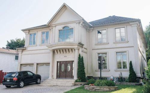 Ottawa Division Bed & Breakfast | 557 m² Bed and breakfast ∙ 4 bedrooms ∙ 14 guests