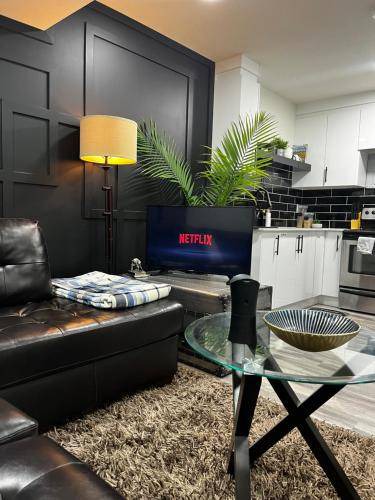 Southwest Edmonton Apartment | 591 m² Apartment ∙ 2 bedrooms ∙ 4 guests