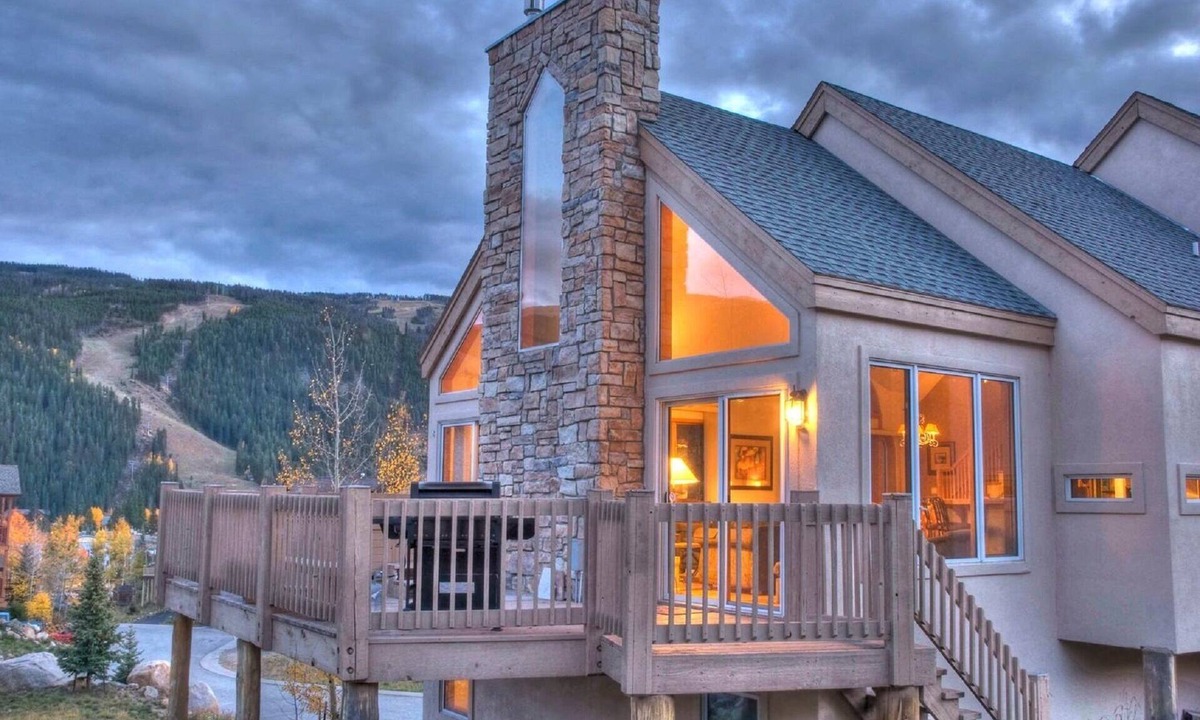 Keystone House | 5BR+Loft BR Home in Keystone Ski Area-pvt. hot tub; great view; 16 separate beds