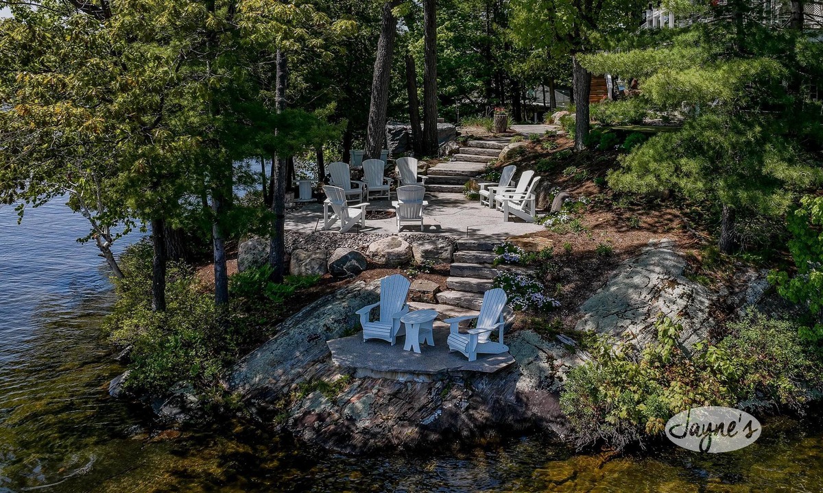 Minett Cottage | 6 bed 8 bath cottage on Lake Rosseau