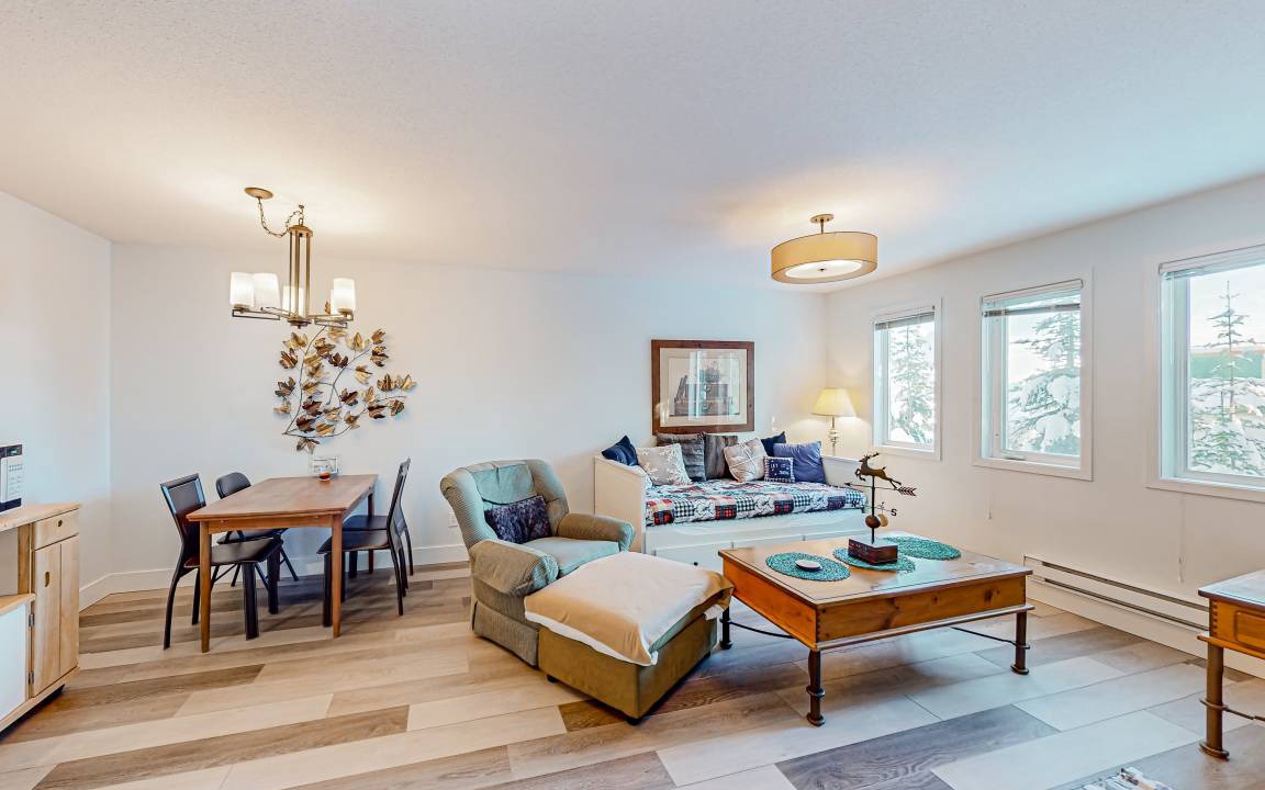 Big White Ski Resort Hotel | 64 m² Hotel ∙ 1 bedroom ∙ 4 guests