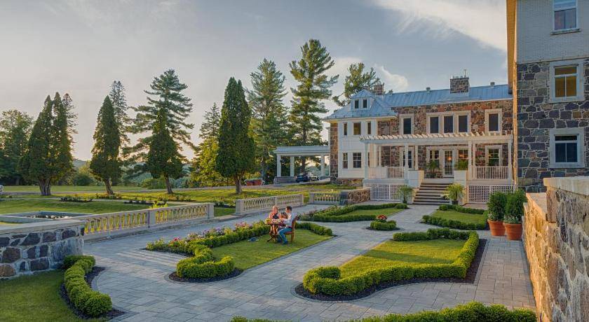 Sainte-Agathe-des-Monts Hotel | 66 m² Hotel ∙ 5 guests