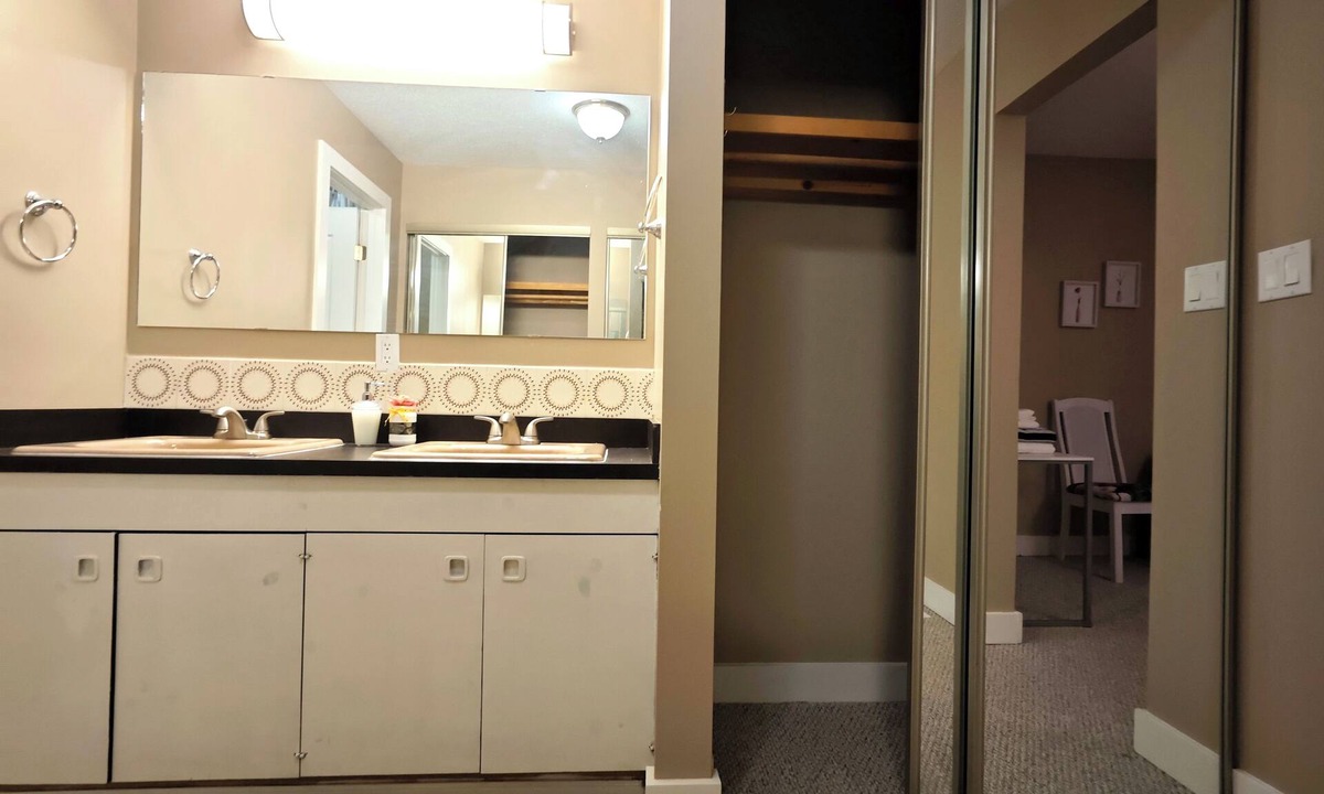 Whitehorse House | 840249 Yukon Inc.