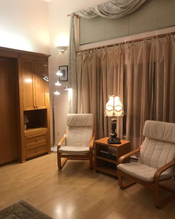 Sooke Apartment | A charming log house suite