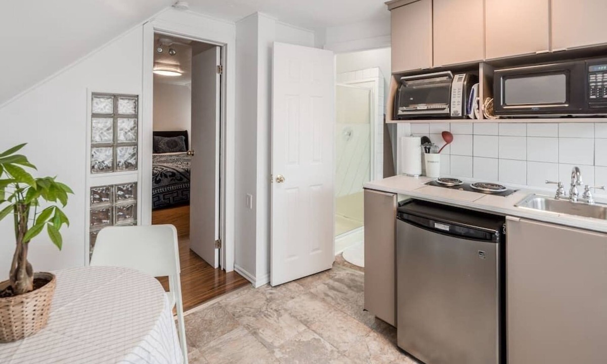 Downtown Apartment | A relaxing loft in Downtown Dartmouth, just 5 minutes from the Halifax ferry