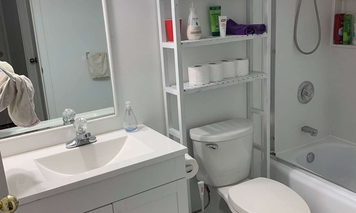 Vancouver South House | A special deal ending soon, only $99 a night!