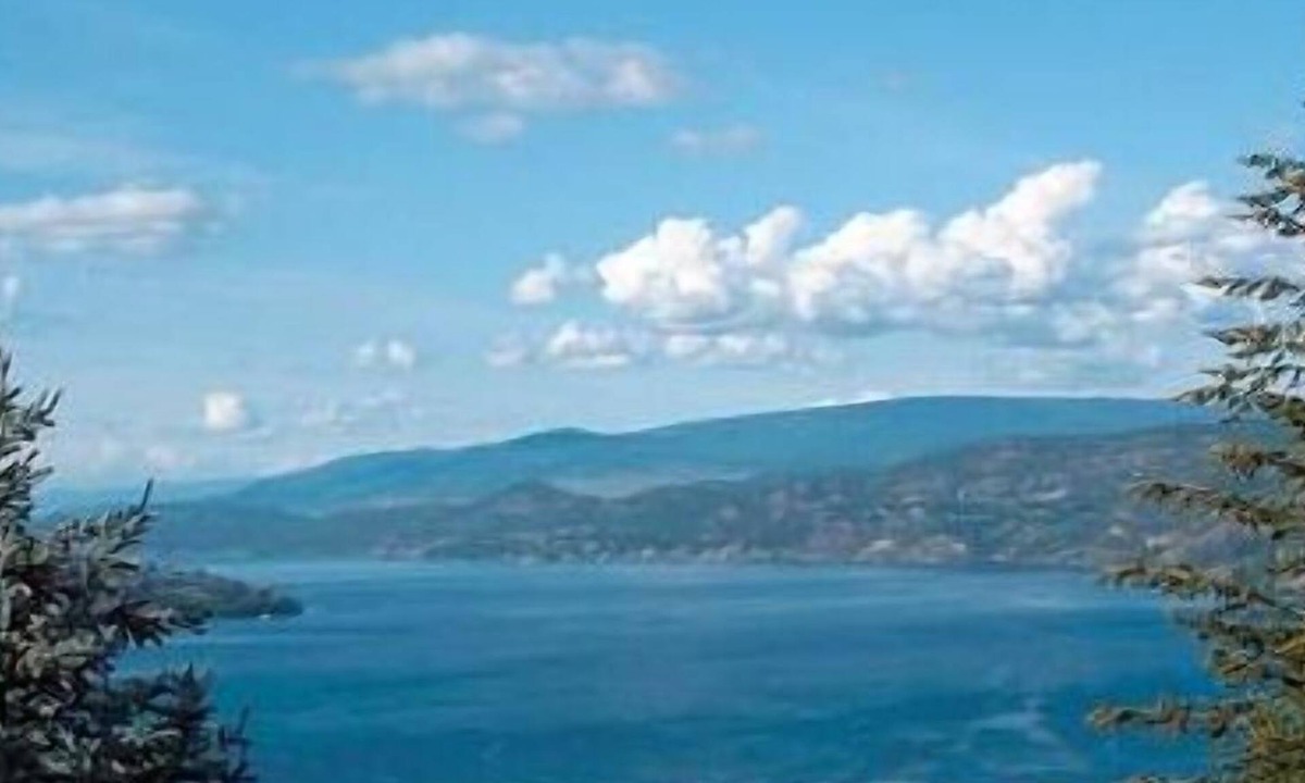 West Kelowna Estates Bed & Breakfast | A View of the Lake Bed & Breakfast
