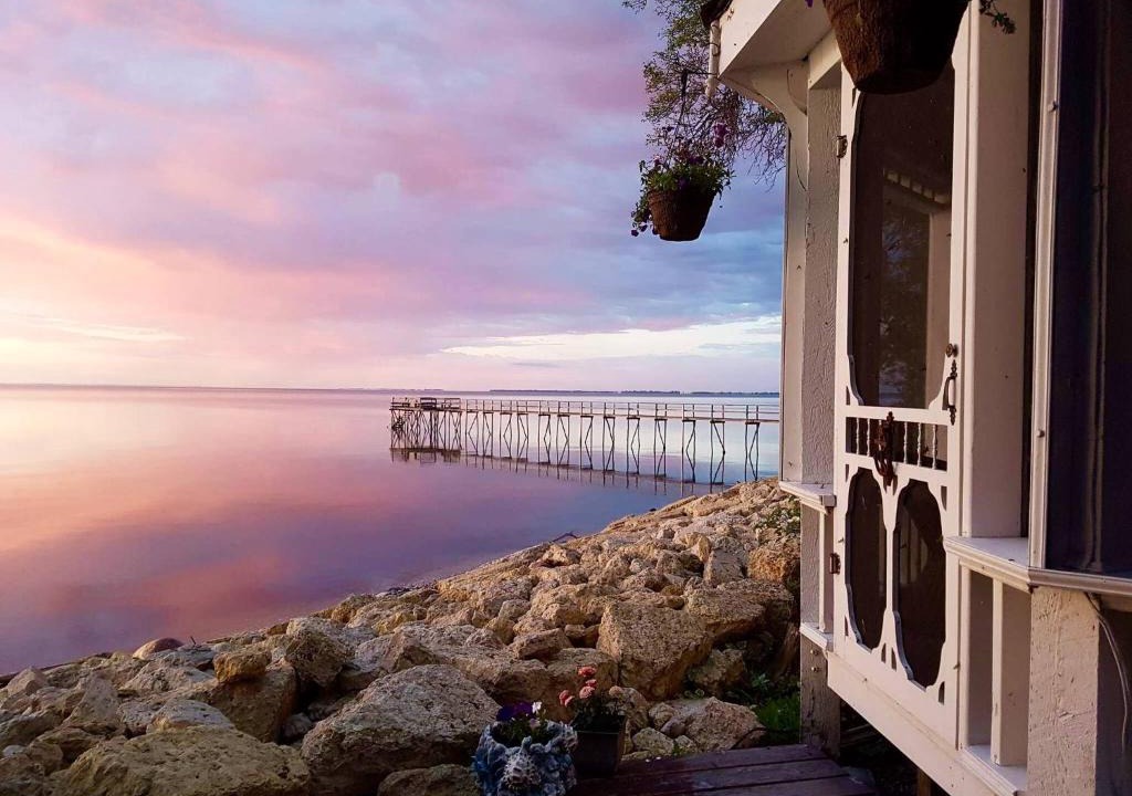 Winnipeg Beach Bed & Breakfast | Aaron's on the Lake